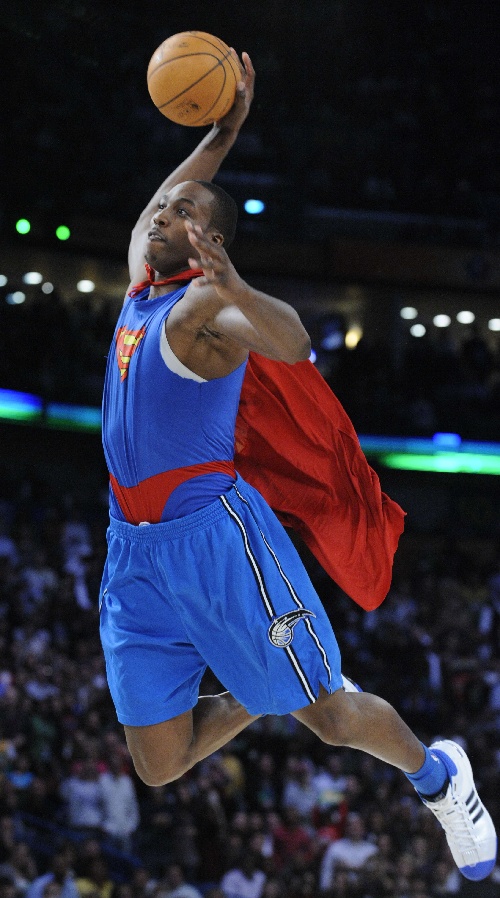 喀麦隆体育部长与足协主席埃托奥决裂，前者指责后者操纵选举（喀麦隆体育部长与足协主席埃托奥关系破裂，指控其操纵选举）