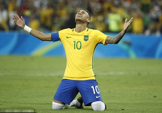 巴萨官方：欧冠对法鹰将检查穿客队球衣者身份，排除非法购票（巴萨官宣：欧冠战法鹰将核查穿客队球衣者身份以杜绝非法购票）