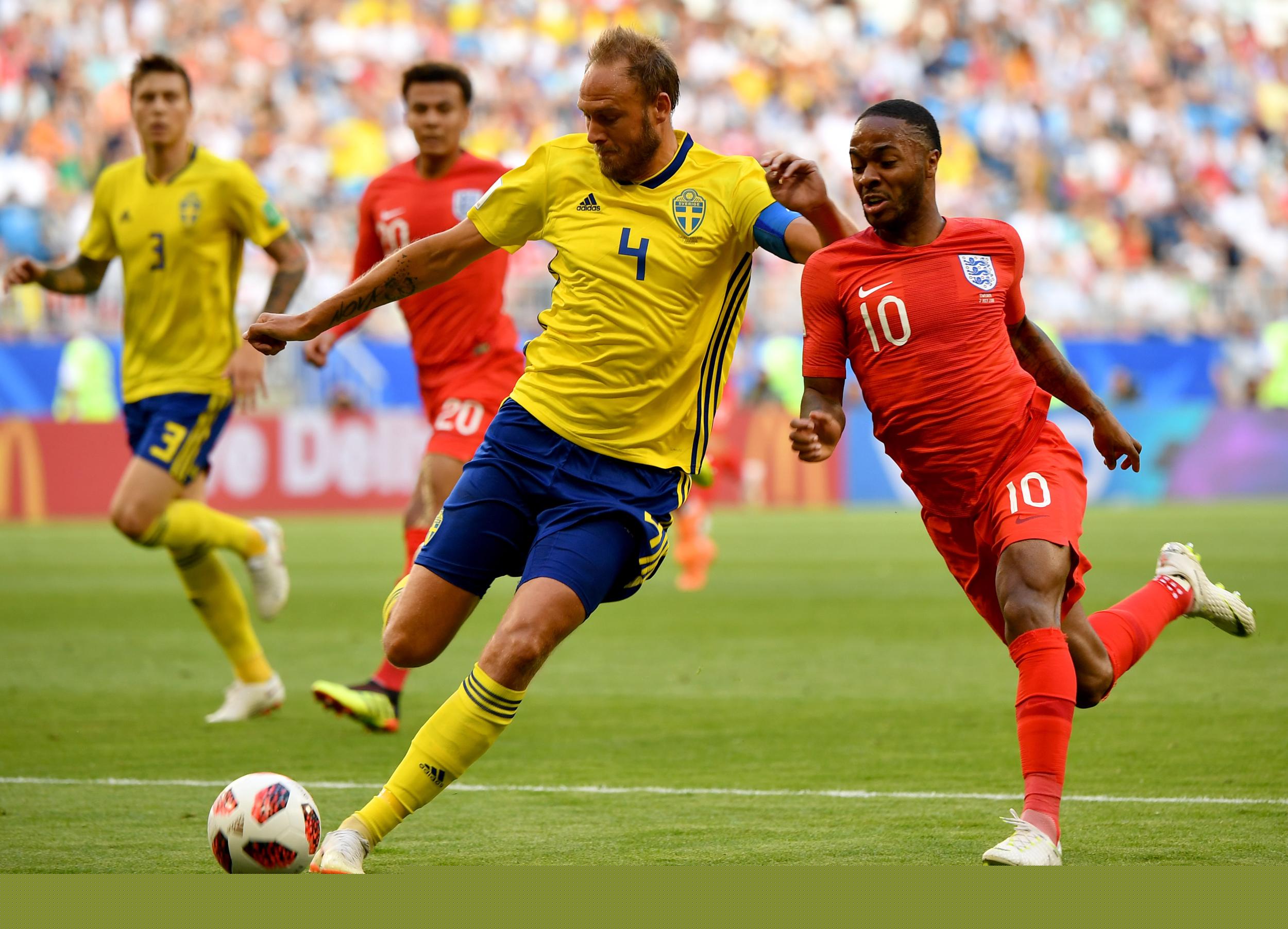 斯维拉尔：不意外我们目前排名榜首，但不该过早关注积分榜（斯维拉尔：领跑并不意外，但现在还不必看积分榜）