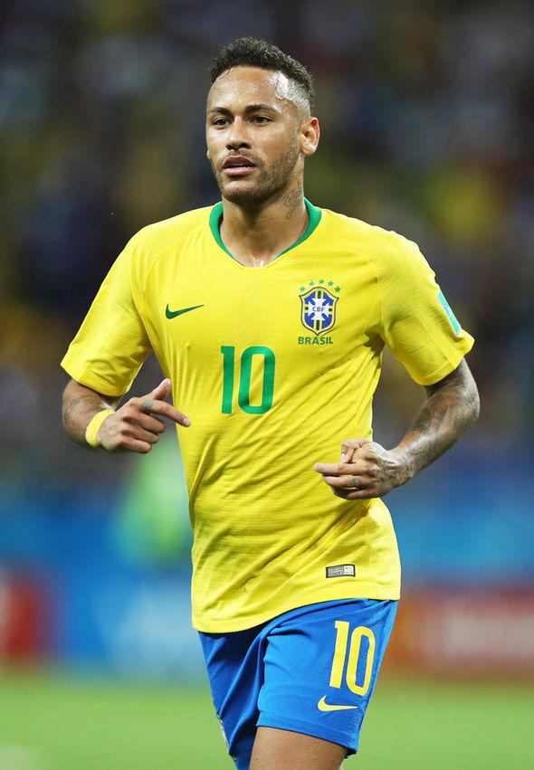 球星连续三次关键得分（球星三度关键时刻建功）