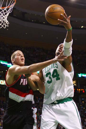 德转列世界足坛门将身价榜：舍瓦利耶4000万欧居首（德转发布全球门将身价榜：舍瓦利耶以4000万欧领跑）