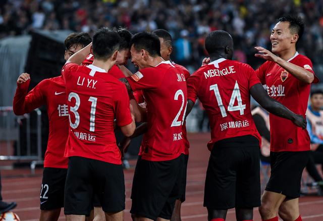 美洲杯新秀大放异彩（美洲杯新星闪耀赛场）