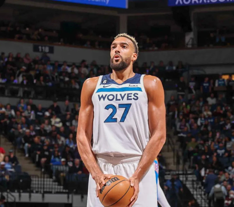 罗马诺：雷恩方面视雅凯为非卖品，但阿森纳依然对其抱有兴趣（罗马诺：雷恩将雅凯列为非卖，阿森纳仍有意）