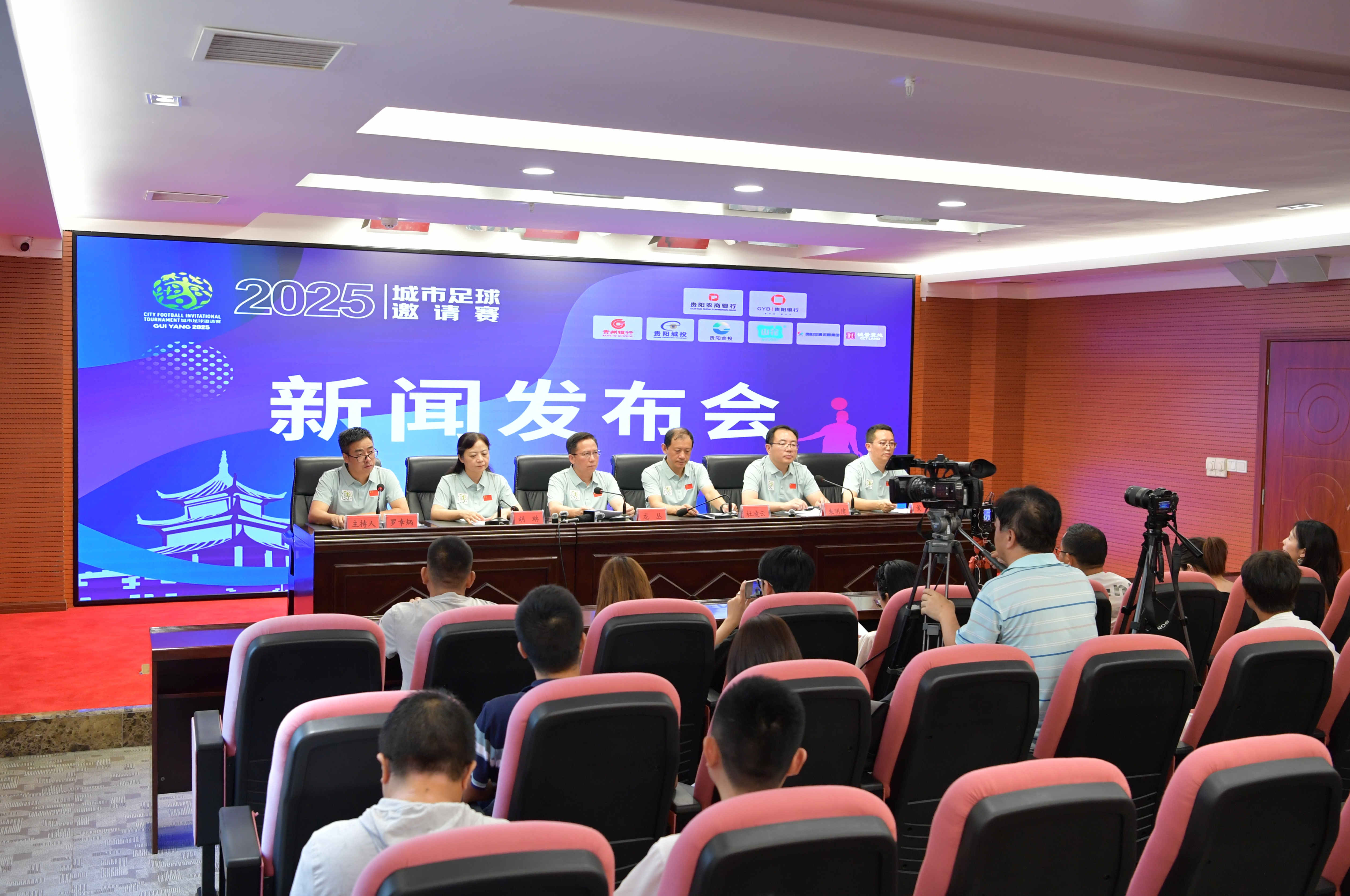 法比奥：能拿到金靴是队友的支持，希望把喜悦延续到足协杯（法比奥：金靴离不开队友支持，盼将喜悦延续至足协杯）